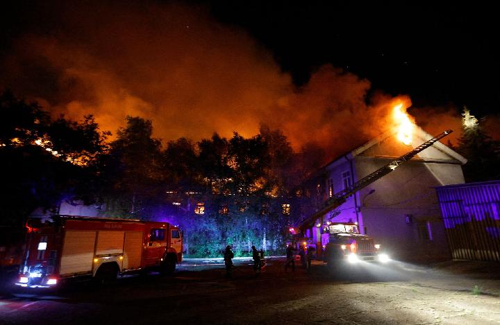 Gudang Dekat Rumah Putin Terbakar, Api Berkobar Seluas 2.000 Meter Persegi