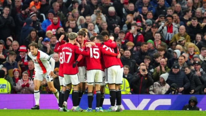 Manchester United merayakan gol ke gawang Luton Town