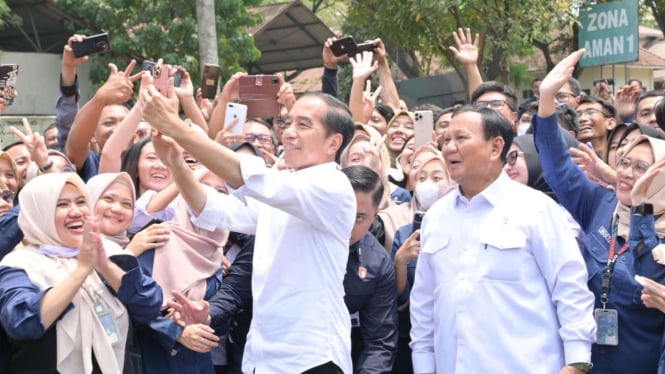 Presiden Jokowi bersama Menhan Prabowo