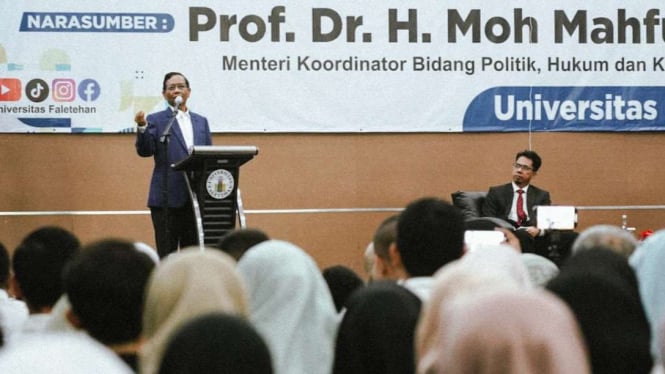 Menteri Koordinator Bidang Politik, Hukum, dan Keamanan Mahfud MD menghadiri Seminar Kebangsaan di Universitas Faletehan, Cilegon, Serang, Banten, Rabu, 13 Desember 2023.